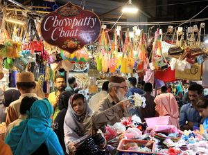 Pasar-pasar di Pakistan Diserbu Pengunjung Jelang Lebaran Pasar-pasar di Pakistan Diserbu Pengunjung Jelang Lebaran