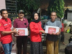 PDIP Surabaya Bagikan 8 Ribu Bingkisan Lebaran untuk Kader Banteng