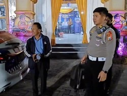 Jariman yang Ketinggalan Bus Akhirnya Bisa Mudik Setelah Diantar Polisi Gresik