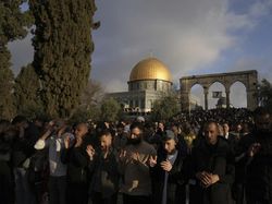 Rayakan Lebaran Hari Ini, Umat Muslim Palestina Salat Id di Masjid Al Aqsa