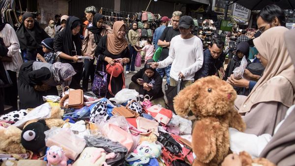 Ramainya Pasar Tumpah Jelang Lebaran di Bandung