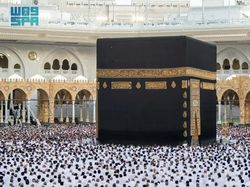 Khusyuk, Begini Suasana Salat Idul Fitri di Masjidil Haram Hari Ini