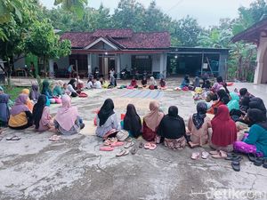 Merawat Peninggalan Wali Sanga dalam Slametan Ariyaya di Ngawis Gunungkidul Merawat Peninggalan Wali Sanga dalam Slametan Ariyaya di Ngawis Gunungkidul