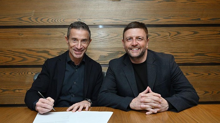 LONDON COLNEY, ENGLAND - MARCH 30: (R) Arsenal Managing Director Richard Garlick with (L) new Sporting Director Andrea Berta at Sobha Realty Training Centre on March 30, 2025 in London Colney, England. (Photo by Stuart MacFarlane/Arsenal FC via Getty Images)