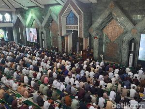 Khotbah Idul Fitri di Masjid Al Markaz Makassar, Puasa Bersihkan Jiwa-Fisik Khotbah Idul Fitri di Masjid Al Markaz Makassar, Puasa Bersihkan Jiwa-Fisik