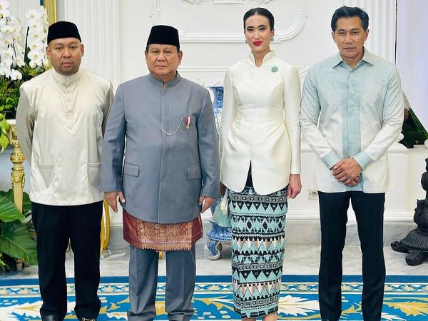 Gaya Menteri Pariwisata Lebaran di Istana, Pancarkan Aura Old Money