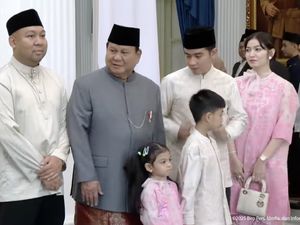Most Popular: Gaya Selvi Ananda Lebaran di Istana Merdeka