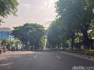 Hari Pertama Lebaran, Beberapa Jalan di Surabaya Lengang Hari Pertama Lebaran, Beberapa Jalan di Surabaya Lengang