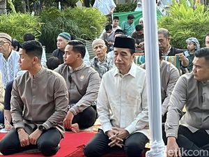 Jokowi dan Iriana Salat Id di Graha Saba Buana Solo