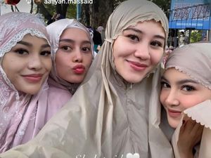 Mahalini, Lesti Kejora, Aurel dan Aaliyah Massaid Salat Idulfitri Bersama Mahalini, Lesti Kejora, Aurel dan Aaliyah Massaid Salat Idulfitri Bersama