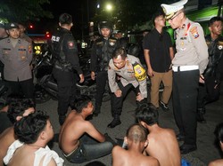 Belasan Remaja Meresahkan Diamankan Saat Malam Takbiran di Surabaya