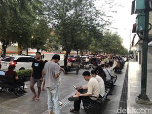 Saat Bau Pesing Ganggu Kenyamanan Wisatawan di Malioboro Jogja Saat Bau Pesing Ganggu Kenyamanan Wisatawan di Malioboro Jogja