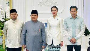 Potret Menpar Widiyanti Bersilaturahmi dengan Presiden Prabowo Saat Lebaran