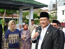 Idul Fitri di Sentra Kemensos, Gus Ipul Beri Semangat Penerima Manfaat