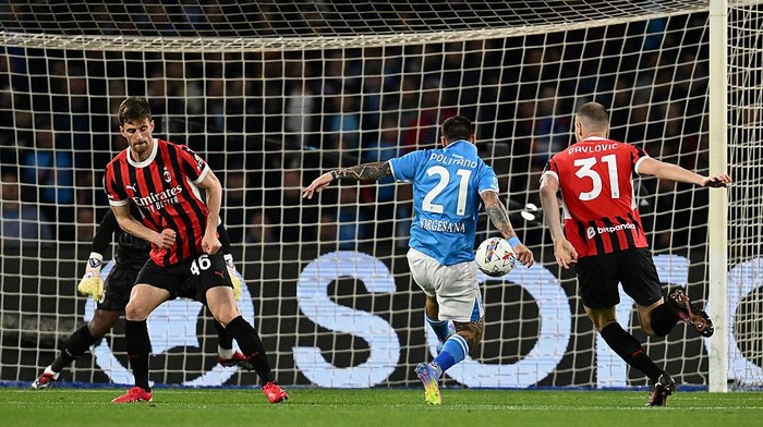 NAPLES, ITALY - MARCH 30: Matteo Politano of Napoli scores goal during the Serie A match between Napoli and Milan at Stadio Diego Armando Maradona on March 30, 2025 in Naples, Italy. (Photo by Image Photo Agency/Getty Images)