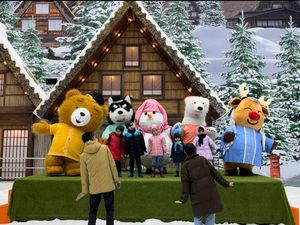 Rasakan Keseruan Libur Lebaran di Trans Snow World Surabaya Rasakan Keseruan Libur Lebaran di Trans Snow World Surabaya