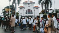 Potret Salat Id di Bangunan Ikonik, Masjid Tua, Gereja, Hingga Museum di Indonesia