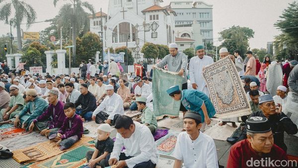 Potret Salat Id di Jatinegara