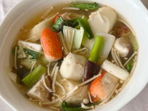 Resep Hotpot Bakso Kuah Gurih Pedas, Sajian Praktis yang Segar
