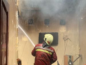 Rumah di Tangsel Hangus Terbakar Saat Ditinggal Pemilik Mudik Lebaran Rumah di Tangsel Hangus Terbakar Saat Ditinggal Pemilik Mudik Lebaran