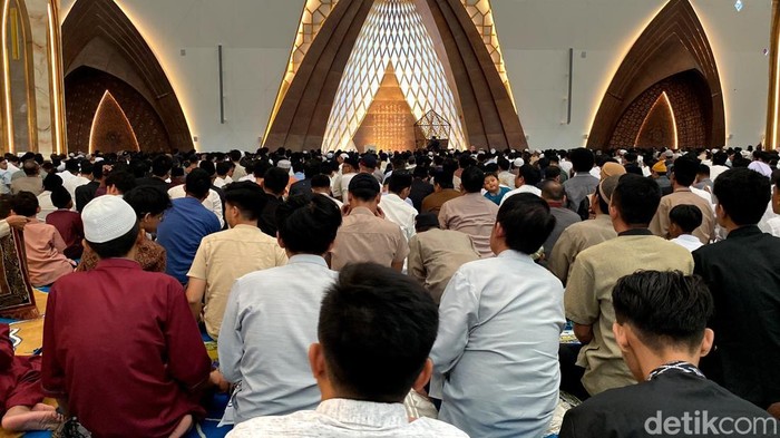 Salat id di Masjid Al Jabbar, Kota Bandung jadwal sholat