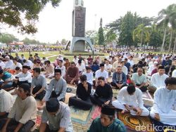 Khidmad Salat Id dan Doa untuk Almarhum Yana D Putra di Ciamis