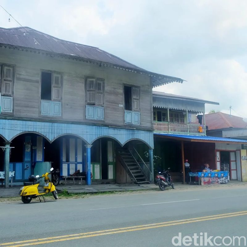 Suasana Kampung Arab di Tanjung Selor Suasana Kampung Arab di Tanjung Selor.