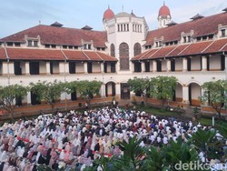 Momen Langka, Salat Id di Lawang Sewu