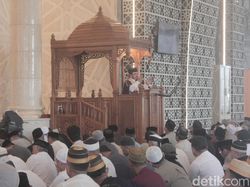 Khotbah Salat Id di Masjid Raya Makassar, Pentingnya Bersyukur kepada Allah