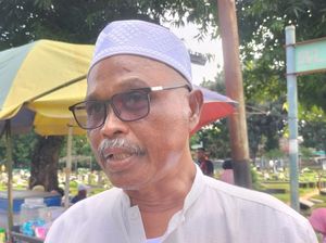 Lebaran Hari Pertama, Warga Utamakan Ziarah Kubur Sebelum Jalan-jalan