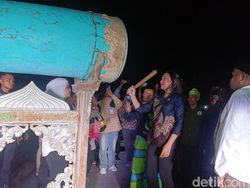 Antusiasnya Para Nelayan Ikuti Pawai Takbiran Laut di Kupang