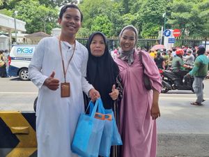 Ragam Cerita Warga di Istana: Senang Disalami Prabowo-Kecewa Gagal Bertemu