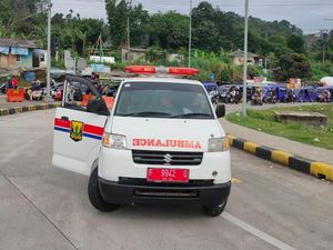 Terlalu! Ambulans Nyalakan Sirine Hindari Macet, Ternyata Dipakai Plesir Terlalu! Ambulans Nyalakan Sirine Hindari Macet, Ternyata Dipakai Plesir