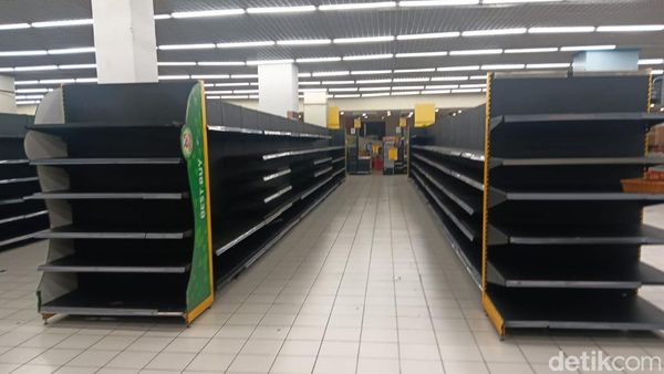 Dikabarkan Tutup Permanen, Lulu Hypermart Kini Kosong Melompong