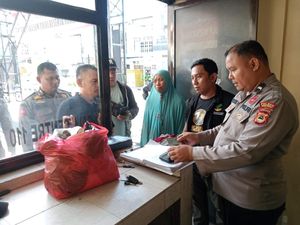 Dinsos Parepare Pulangkan Wanita Ngamuk Bawa Sajam-Ngaku Tuhan Saat Lebaran Dinsos Parepare Pulangkan Wanita Ngamuk Bawa Sajam-Ngaku Tuhan Saat Lebaran