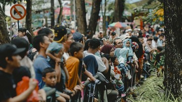    Ragunan: Magnet yang Tak Pernah Pudar, Apa Rahasianya?   Terungkap! Ini yang Bikin Ragunan Selalu Jadi Primadona Wisata   Ragunan Tak Lekang Waktu: Mengapa Generasi ke Generasi Jatuh Cinta?   Di Balik Rindangnya Ragunan: Kisah Cinta Wisatawan yang Tak Pernah Usai   Ragunan: Lebih dari Sekadar Kebun Binatang, Ini Alas