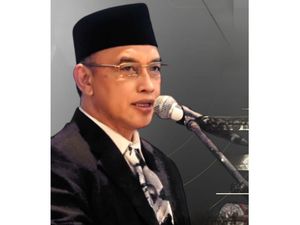 Idul Fitri, Fenomena Uang Baru dan Kedermawanan