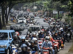 Mudik Lokal, Lalin di Jalur Cileunyi-Nagreg Padat Saat Lebaran Kedua