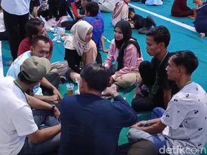 Suasana Haru di Lapas Cirebon Saat Momen Lebaran Suasana Haru di Lapas Cirebon Saat Momen Lebaran
