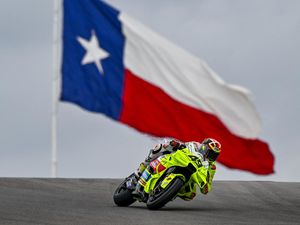 Marc Marquez Mau Apa, Diggia Ngikut Saja Marc Marquez Mau Apa, Diggia Ngikut Saja