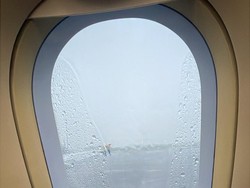 Cuaca Buruk Landa Sidoarjo, Beberapa Pesawat di Bandara Juanda Delay