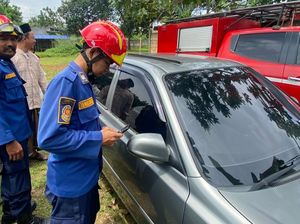 Kunci Mobil Tertinggal di Mobil karena Lupa, Warga Bogor Lapor Damkar