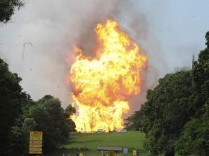 Potret Semburan Api dari Ledakan Pipa Gas di Malaysia