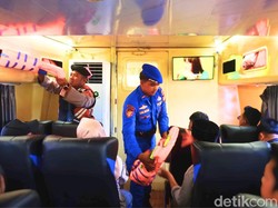 Mereka yang Tetap Bertugas di Pelabuhan Tarakan Saat Momen Lebaran