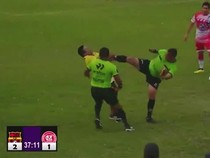 Video: Heboh Wasit di Peru Tendang Wajah Pelatih Sambil Beri Kartu Merah