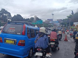 Dishub Jabar Bantah Kompensasi Sopir Angkot Puncak Disunat