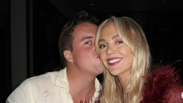 Foto Wanita Kontroversial yang Punya Misi Tiduri 500 Perjaka, Kini Bertunangan