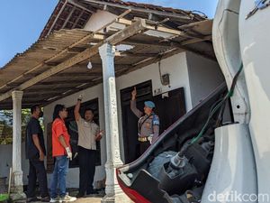 1 Orang Luka Buntut Petasan Balon Udara Jatuh Lalu Meledak di Tulungagung 1 Orang Luka Buntut Petasan Balon Udara Jatuh Lalu Meledak di Tulungagung