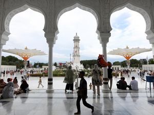 Berkunjung ke Wisata Religi Masjid Baiturrahman Banda Aceh