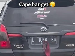 Bikin Ngakak! Pemudik Rekam Penampakan Bra Merah Tua Jalan-jalan di Tol